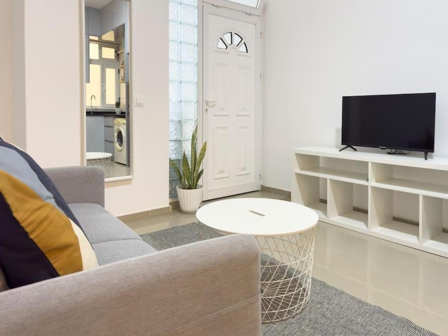 2 bdr cozy apt in Terra Branca, Free Wifi - LCGR, Praia