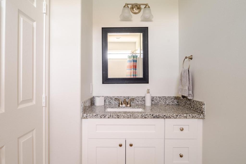 Sunset Bellini with Hot Tub, Bolivar Peninsula