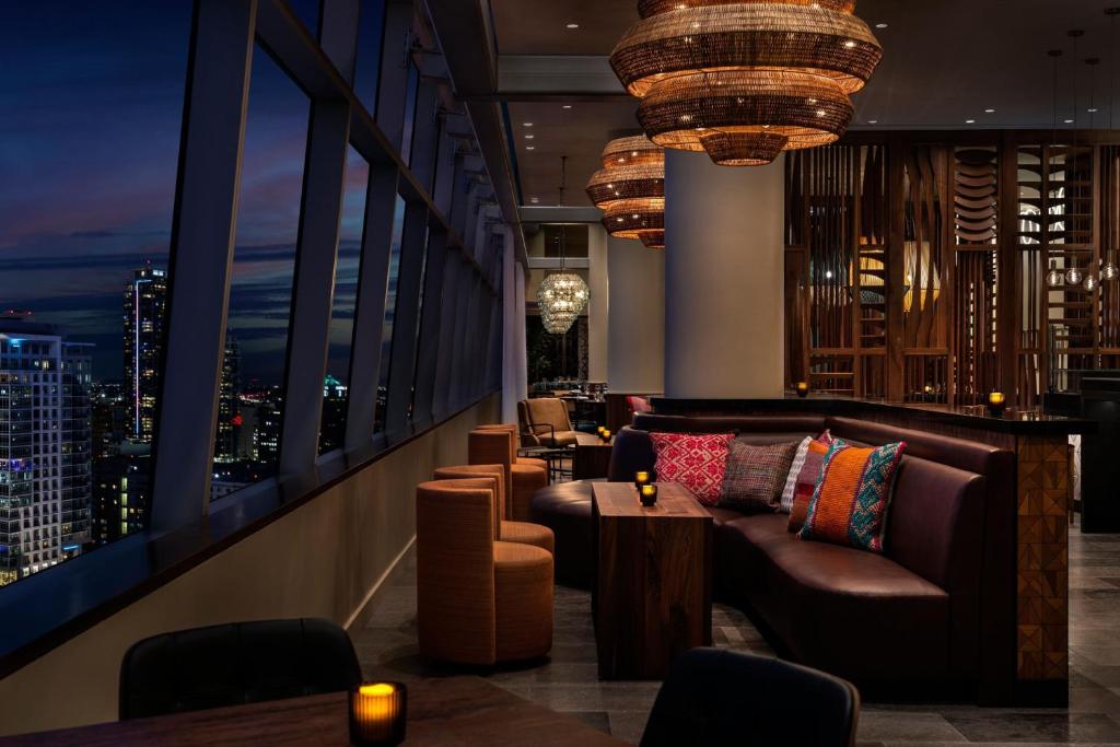 Bar/lounge