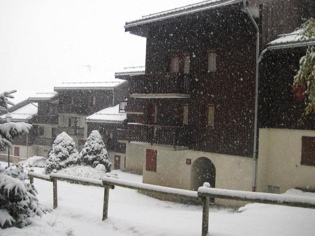Appartement rénové proche Paradisio, 200m des pistes, balcon, TV - 2