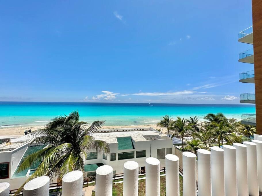 Deluxe Ocean View 3B Villa with Great Location, Cancún