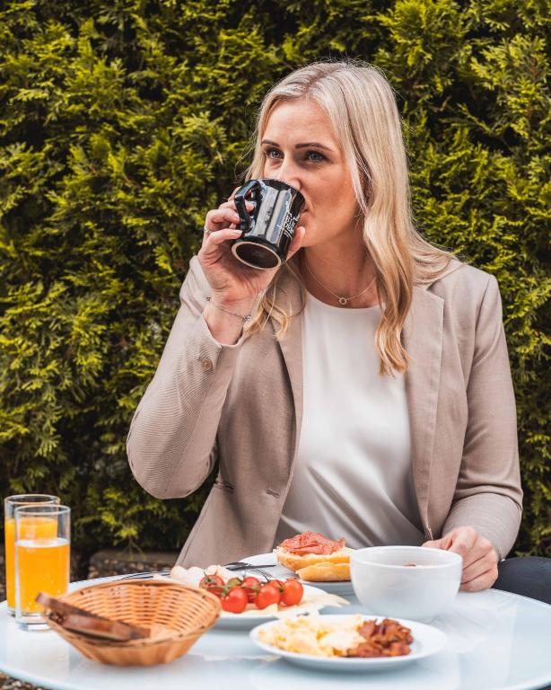 อาหารและเครื่องดื่ม