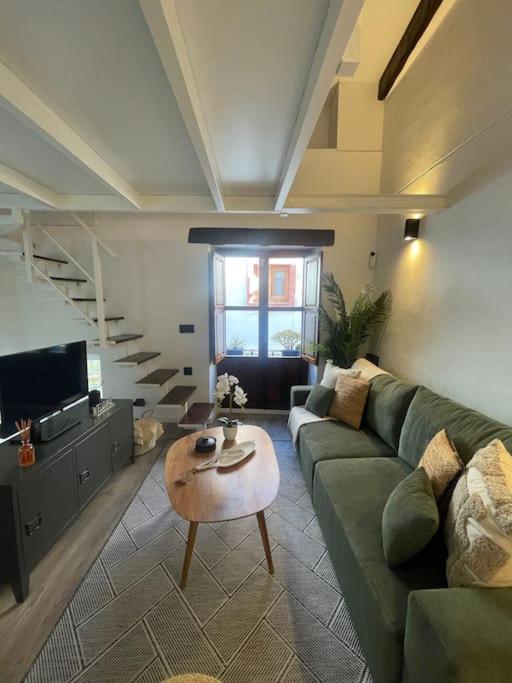 Stylish City-Center Apt 2 Bdrms, Alicante