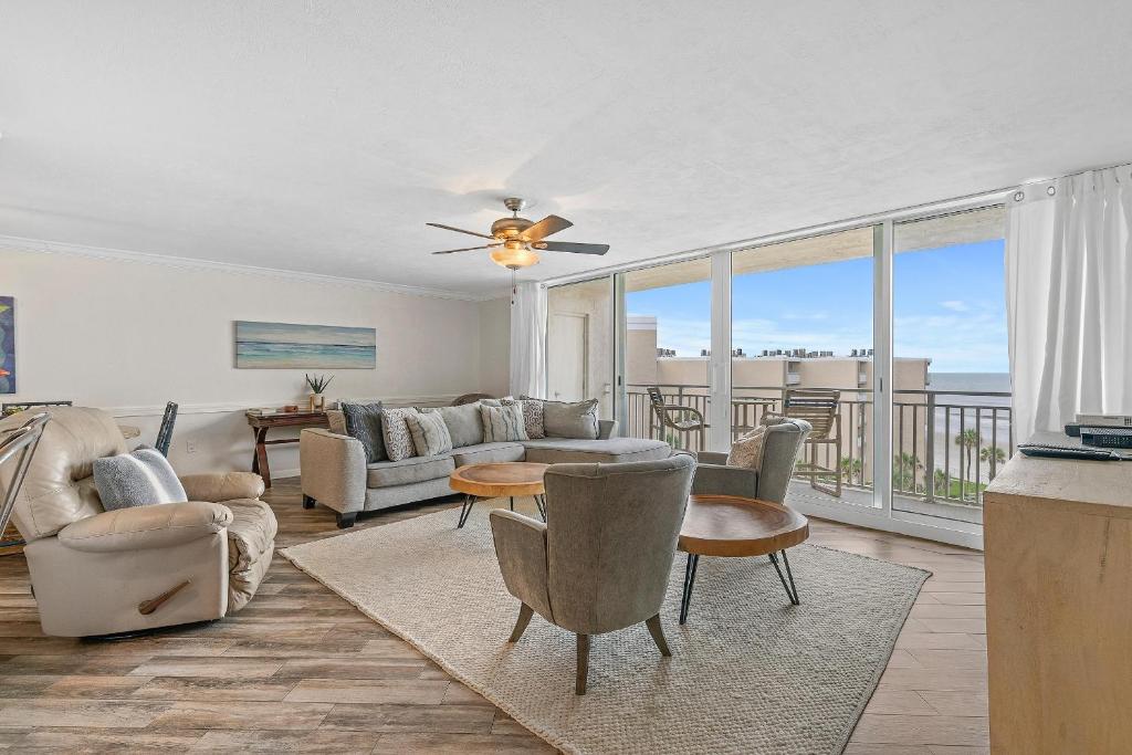 Pelican C606, New Smyrna Beach