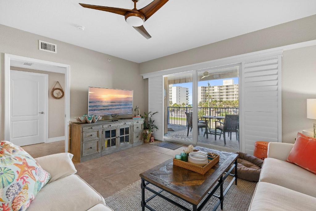 Oceanwalk 20-302, New Smyrna Beach