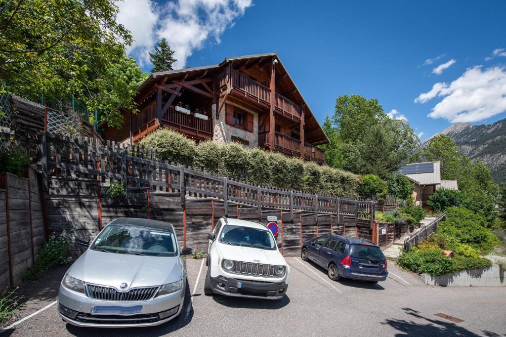 Chalet avec vue à 700m des pistes de Serre-Chevalier - 3