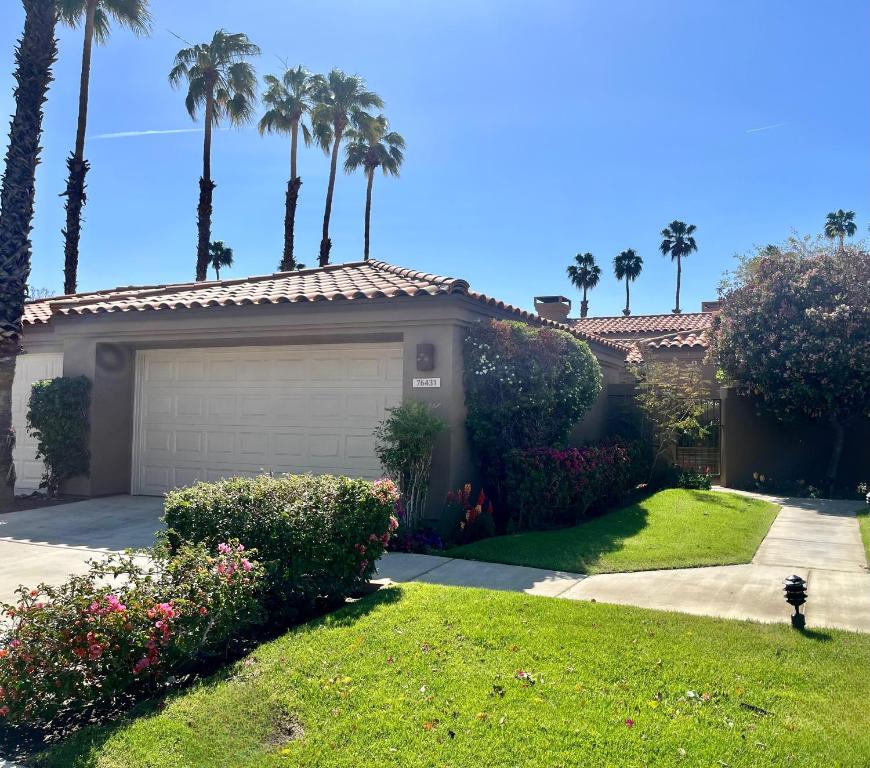 Relax in Palm Valley Comfort, Palm Desert