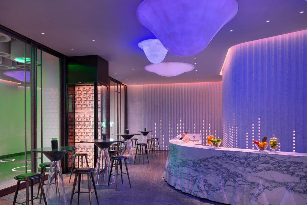 Bar/lounge