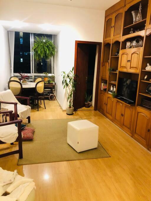 Quarto acolhedor em Copacabana com duas camas de solteiro, Rio de Janeiro