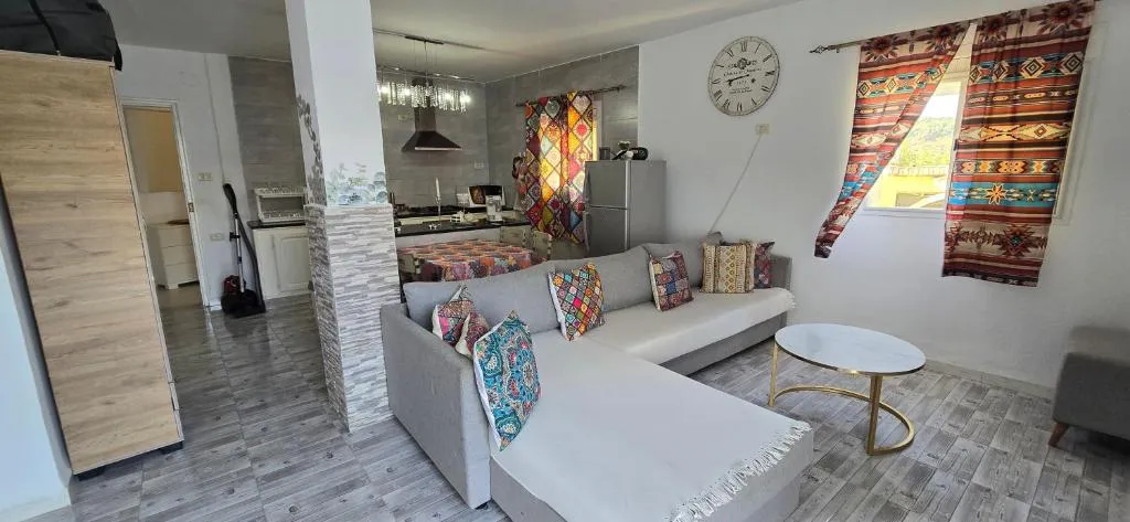 réservez ain draham sejour 2 SVP, hotel in Ain Draham