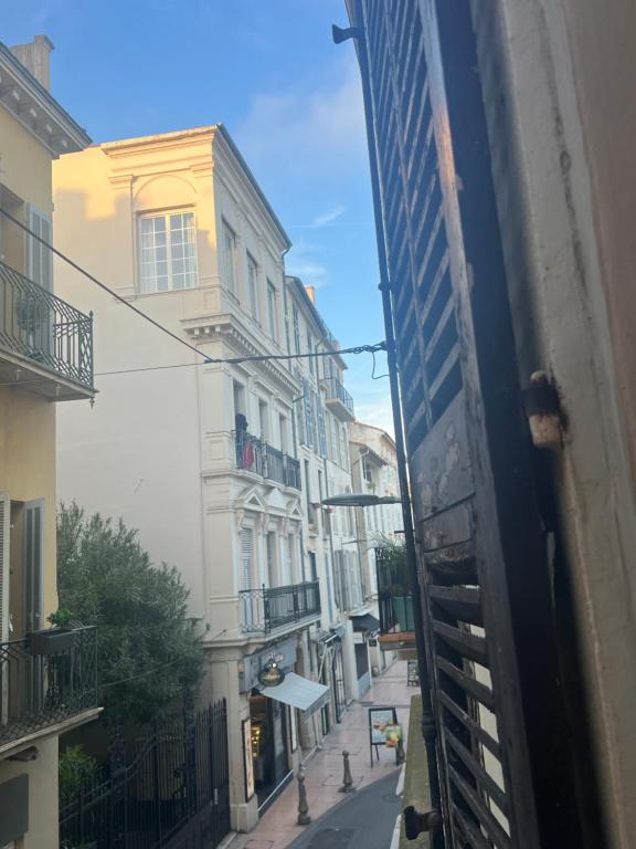 Incredible loft in Vieil Antibes with AC - 2