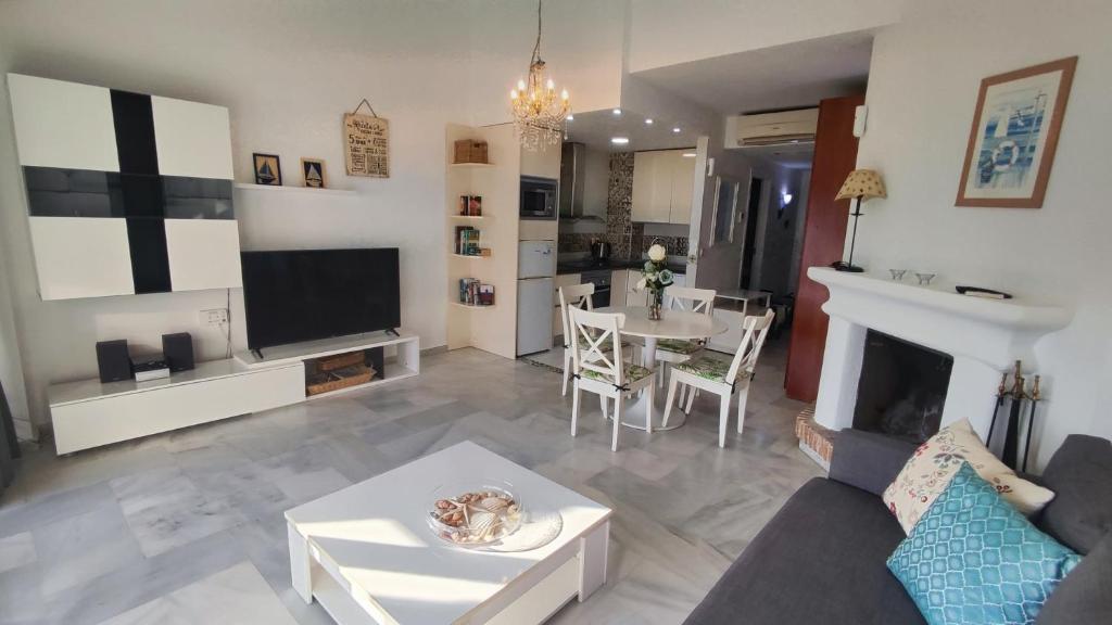Apartment in Puerto Marina with beautiful views of the Sea and the Boats - 5