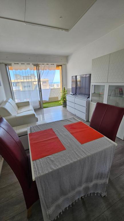 Studio spacieux lumineux proche plage avec parking privé - 1
