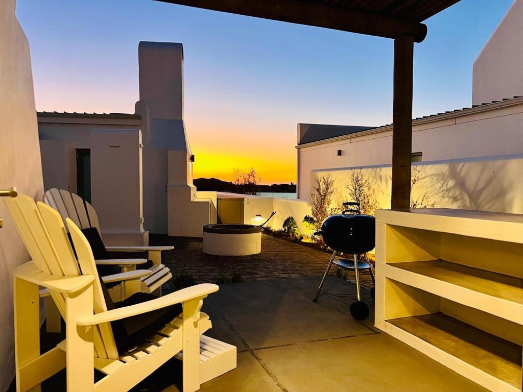 Magical Mongoose, Jacobs Bay