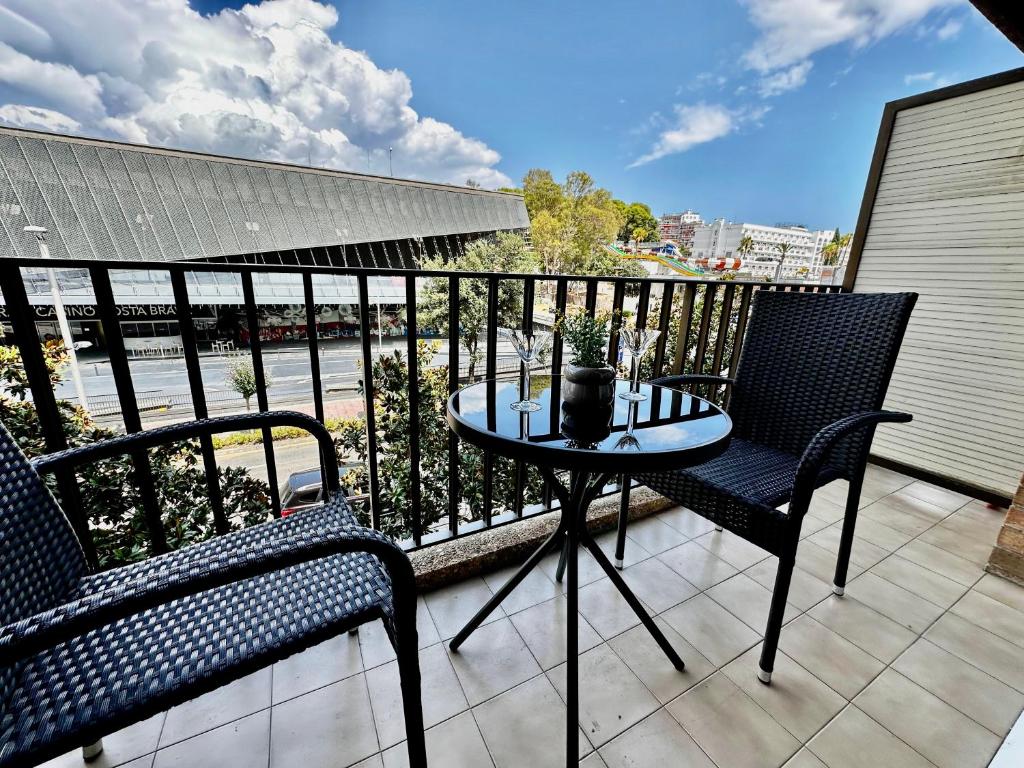 Newly renovated apartment, 6 mins to the beach - 2