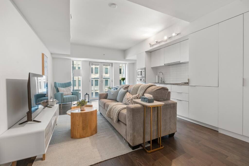 The Royal Nest in Downtown Toronto!, Toronto