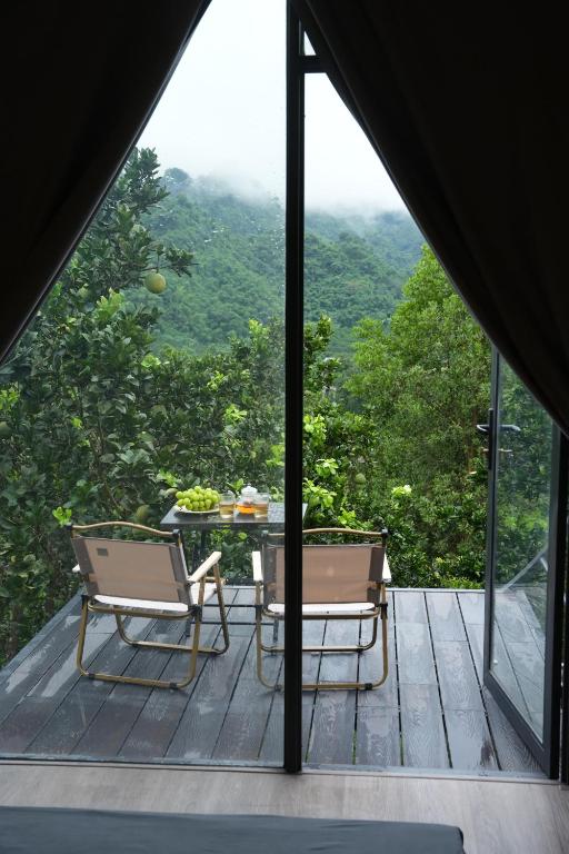 Ora Hill Farmstay & Glamping Hoa Binh