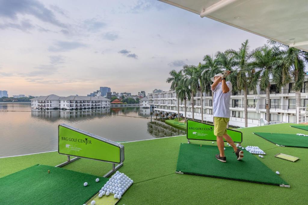 Golf course [on-site]