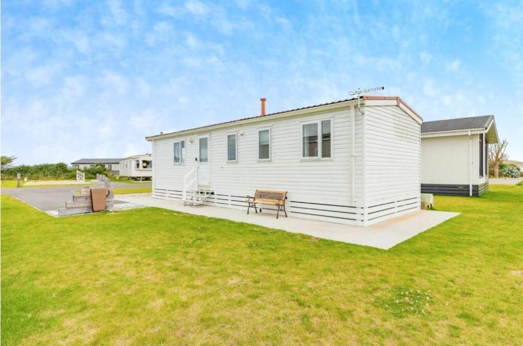 Fistral fields 2, Cubert