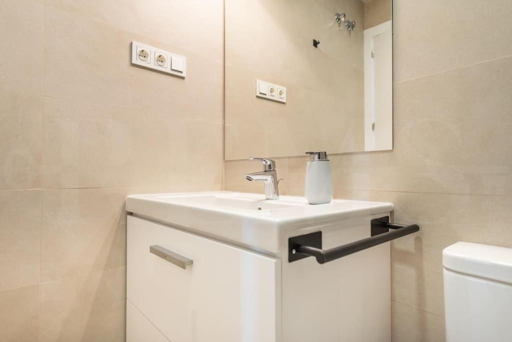 Urban Sky apartment with parking & gym by REMS - 5