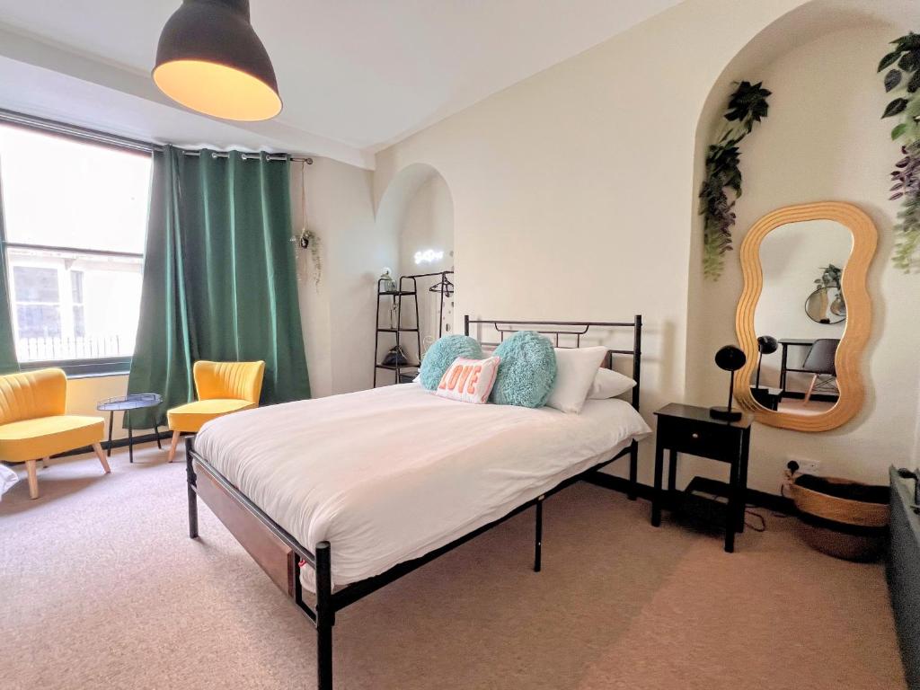 INNit Bloom - Triple Studio, Brighton and Hove