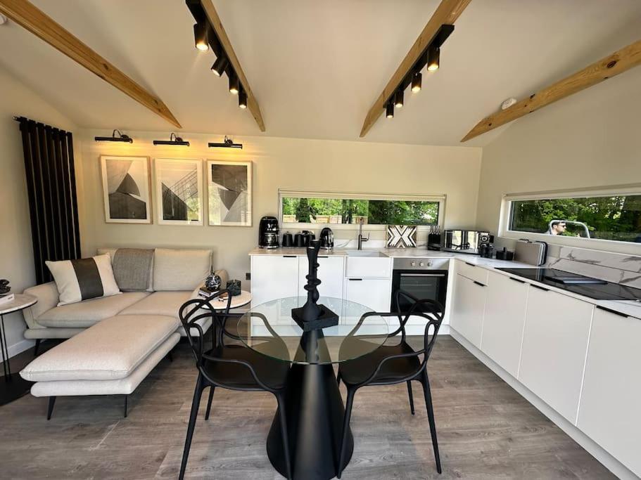 Glass House with Private Hottub, Blandford Forum