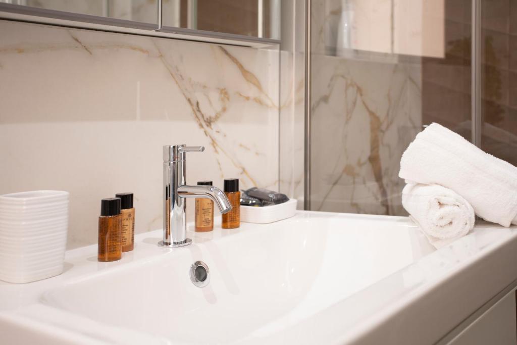 Carlotta Stylish Apartment Close Tiburtina Station - 4