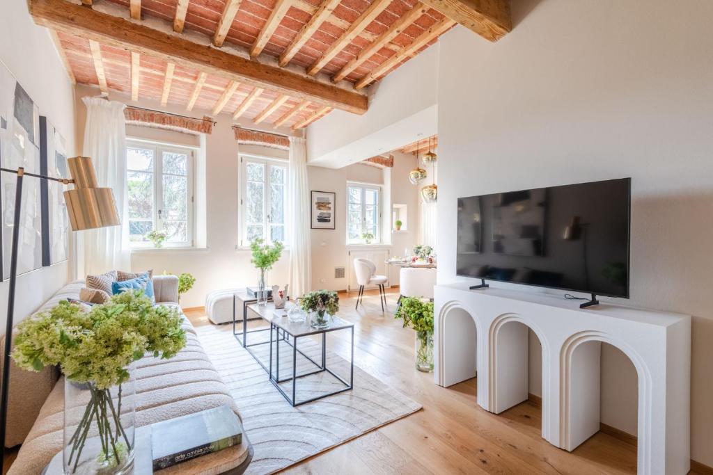 Letters from Lucca Contemporary 2 Bedrooms 2 Bathrooms Apartment - 1