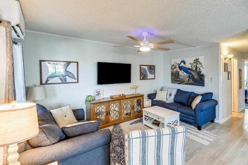 1 Mi to Jolly Roger Condo with Pool in Ocean City!, Ocean City