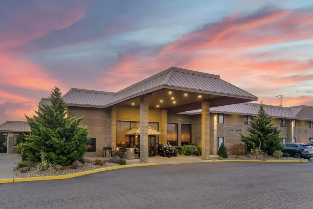 Best Western Plus Ahtanum Inn，位于亚基马的酒店