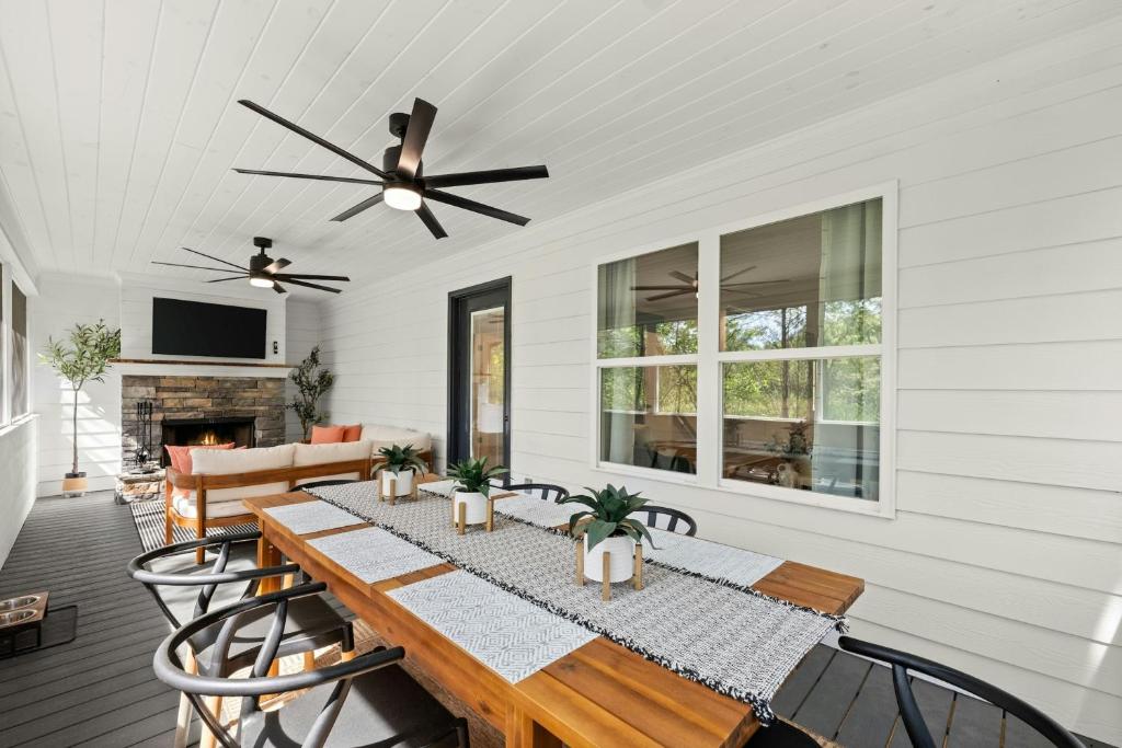 Serenity Strasse, Helen