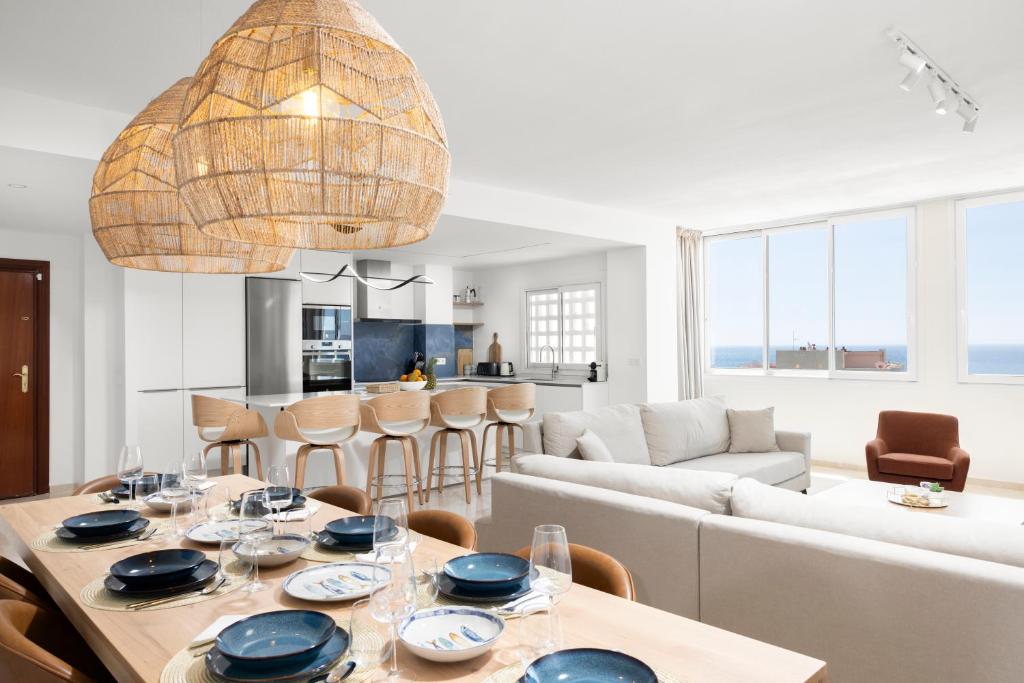 Stunning Marina Seaview Penthouse - Puerto Deportivo - 3