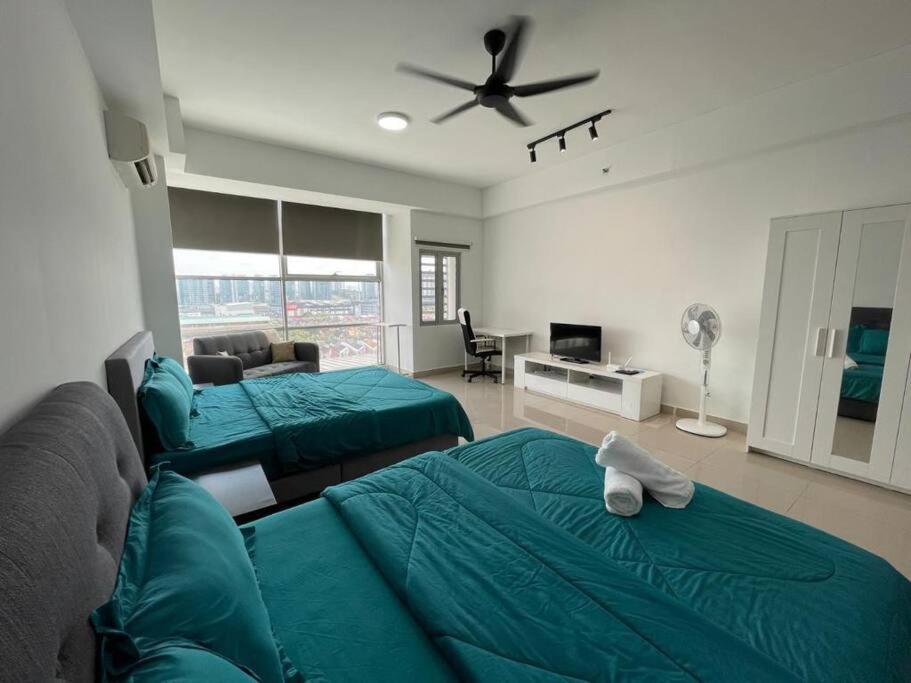 #24 Studio First Subang Mall SS15 Courtyard--2mins to SS15 LRT !2-5PAX!, Subang Jaya