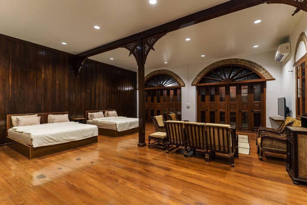 FOREST - Fong Lee CC Lampang Walking Street, Lampang