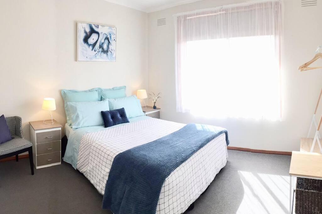 FERNLY BFast, Pets, WiFi Nflx AC Walk2Pizza Liquor Deli,, Norlane