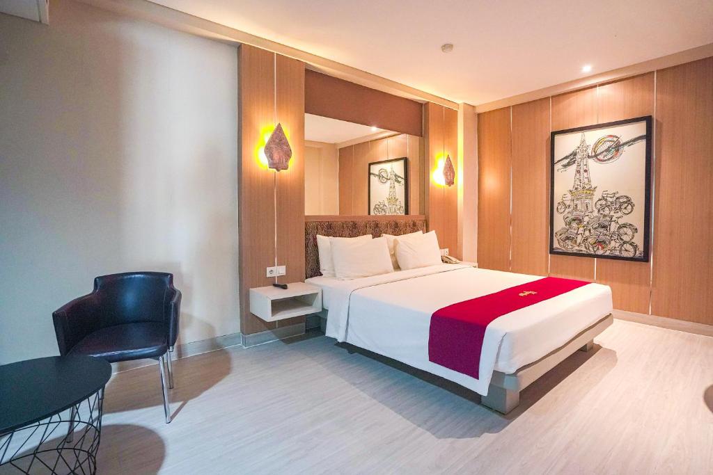 PYRENEES Malioboro Hotel