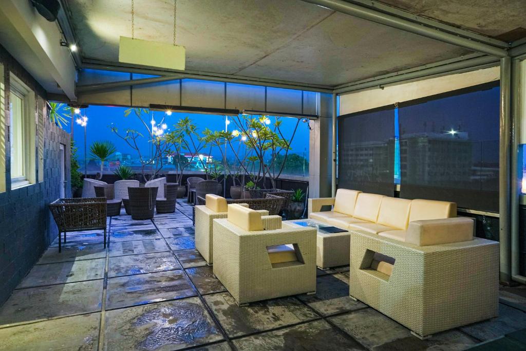 PYRENEES Malioboro Hotel