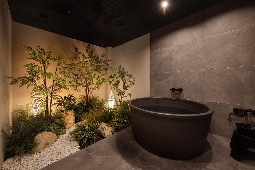 eni suite unryuen, Ósaka