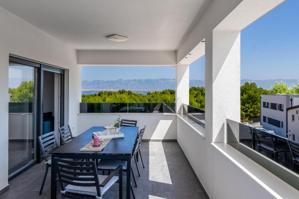 Apartment Diamond, Vir