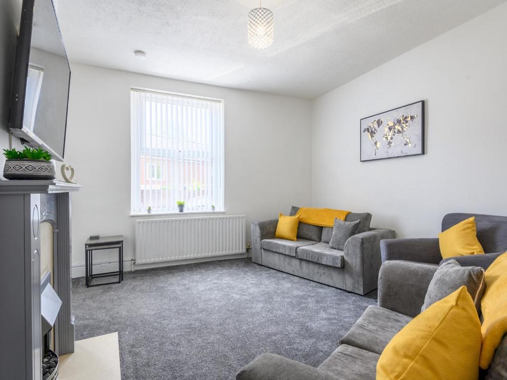 Spacious Oasis - Perfect for Large FamiliesGroups Pass The Keys, Morley