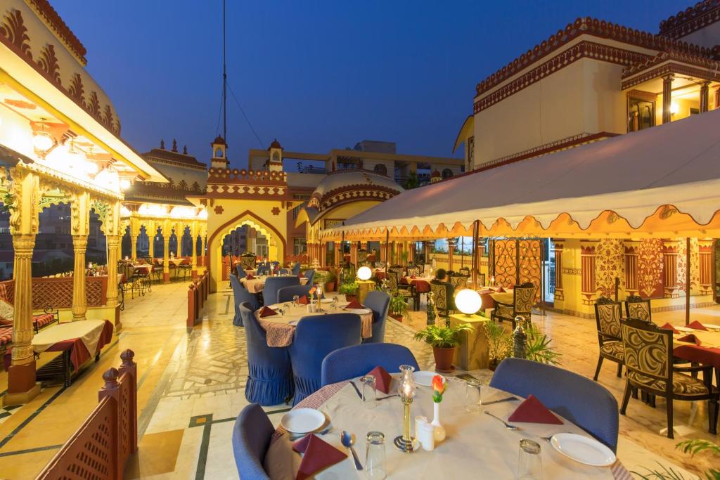 Restaurant, Umaid Bhawan - A Heritage Style Boutique Hotel in Jaipur
