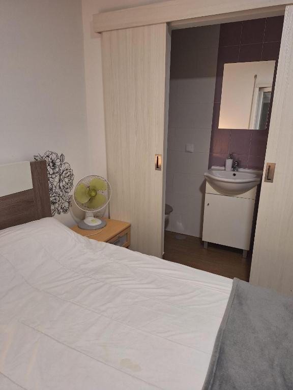 1 suíte- Ferrel, Ferrel