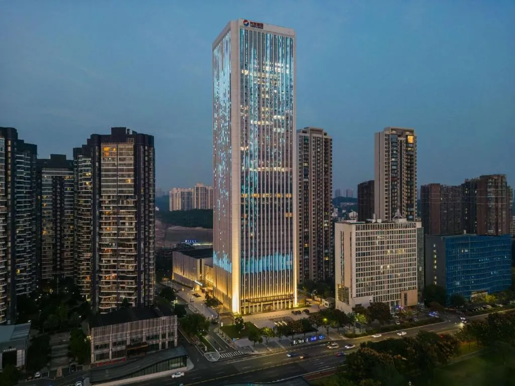 Grand Mercure Yichang Waitan, hotel in Yichang