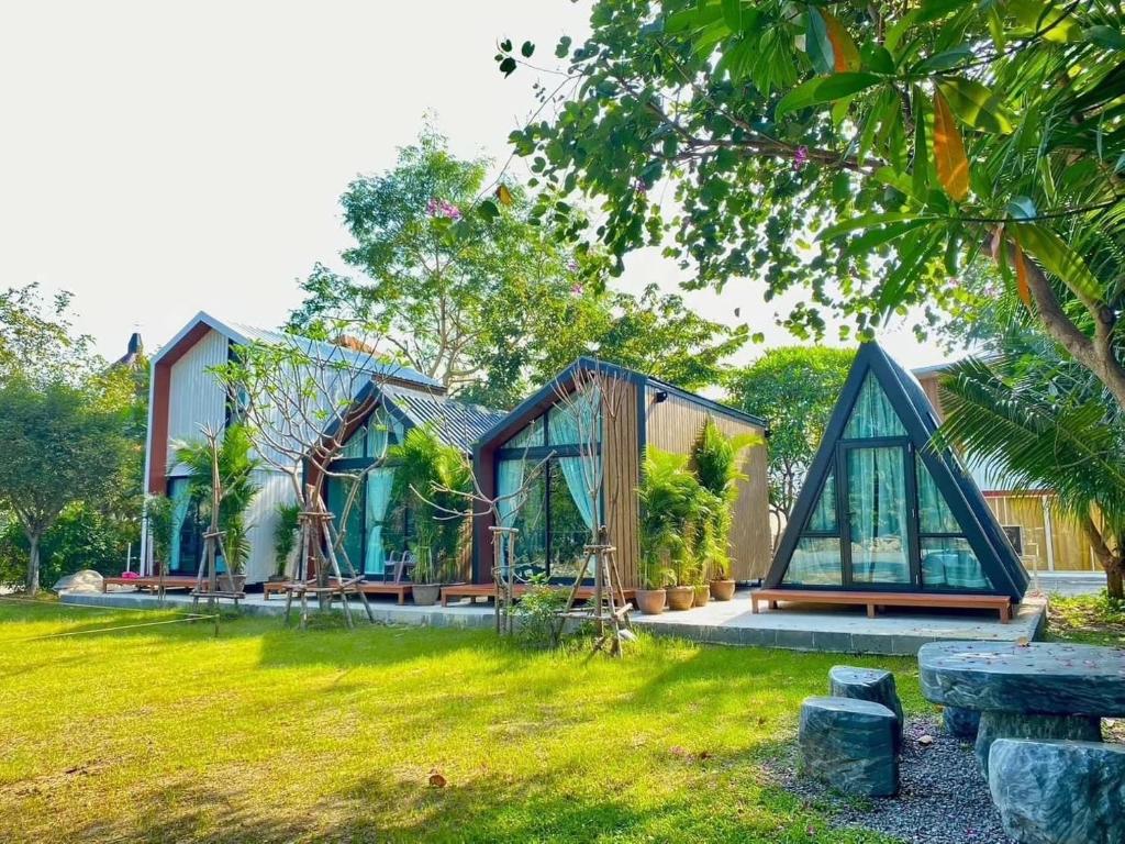 Sasi Nonthaburi hotel and apartment