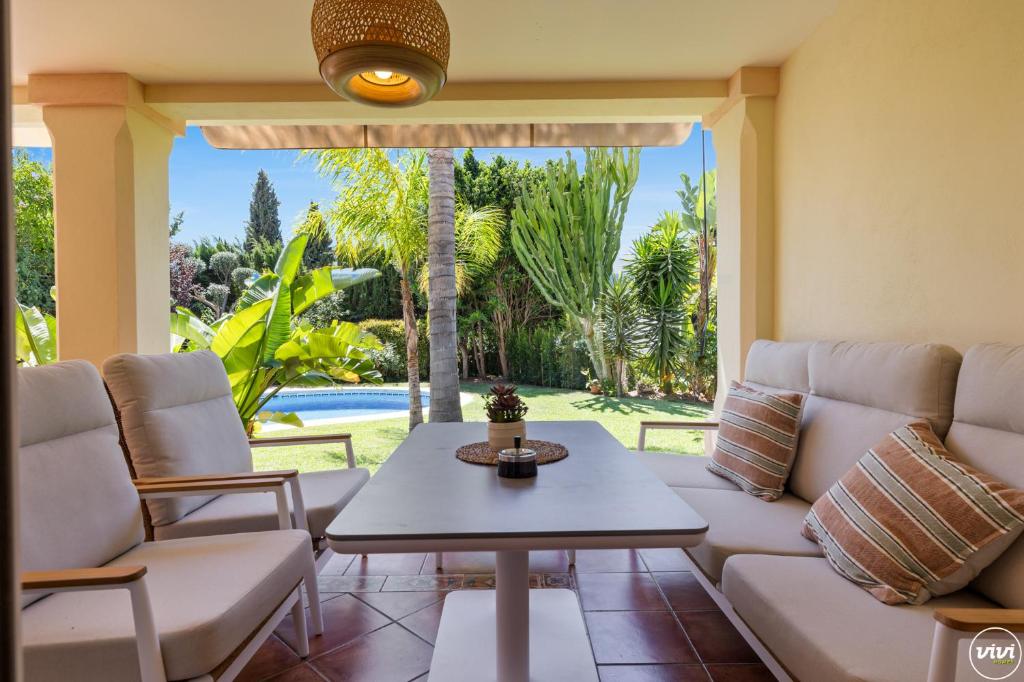 ViVi Homes -Villa Alpetona Private Pool, Garden & Terrace - 3