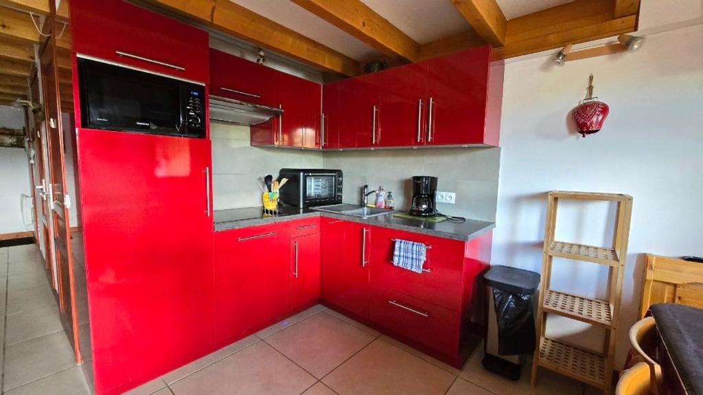Les Saisies Appartement 6 8 personnes en plein centre avec 1 chambre et 2 espaces sous pentes non fermés - Remontées mécaniques à 200 m - 2