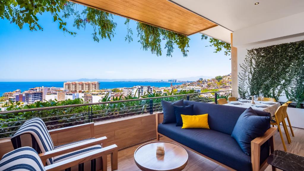 SOHO PV Luxury Ocean View, Pool, Gym, 7m Beach - 4