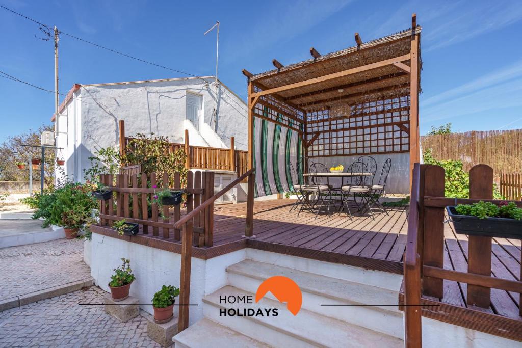 #236 Texugueiras 148 by Home Holidays, Ferreiras