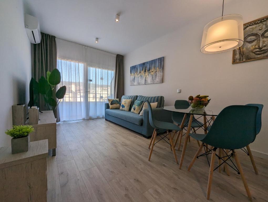 Moderno con piscina en L'Estartit by Host&Joy - 2