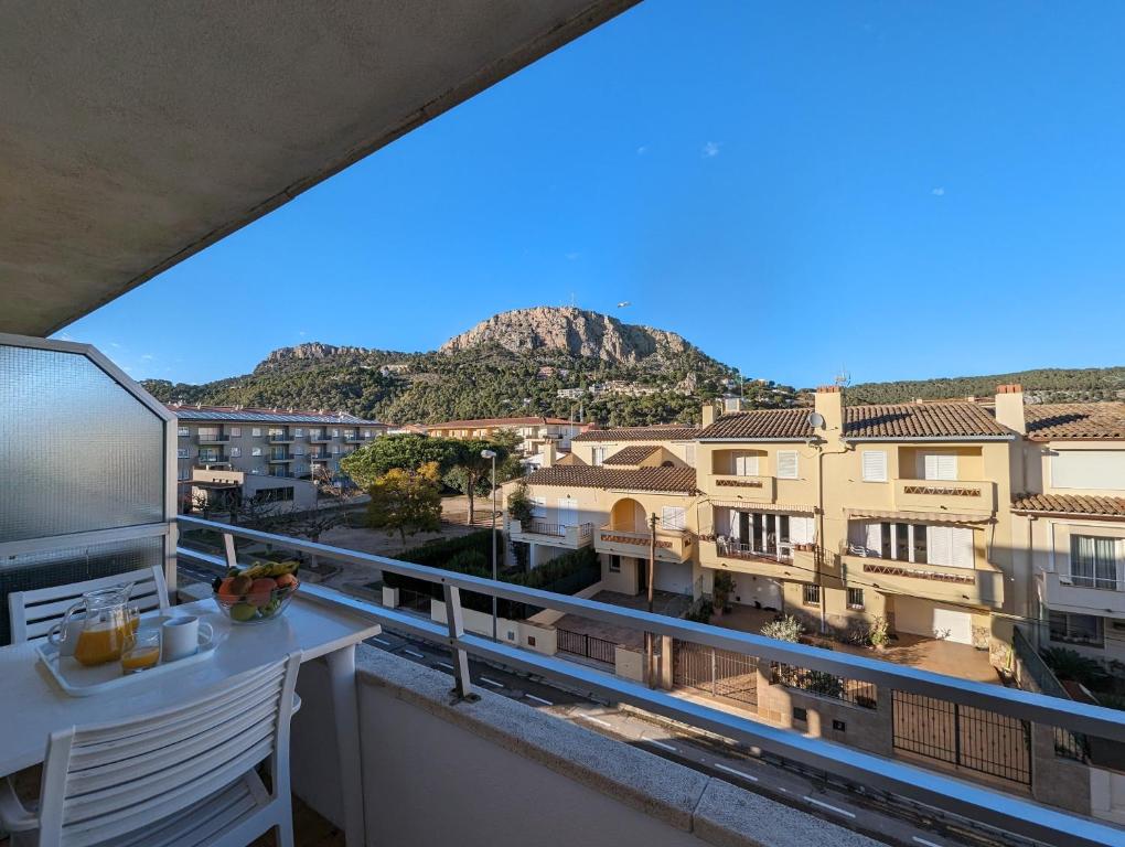Moderno con piscina en L'Estartit by Host&Joy - 5